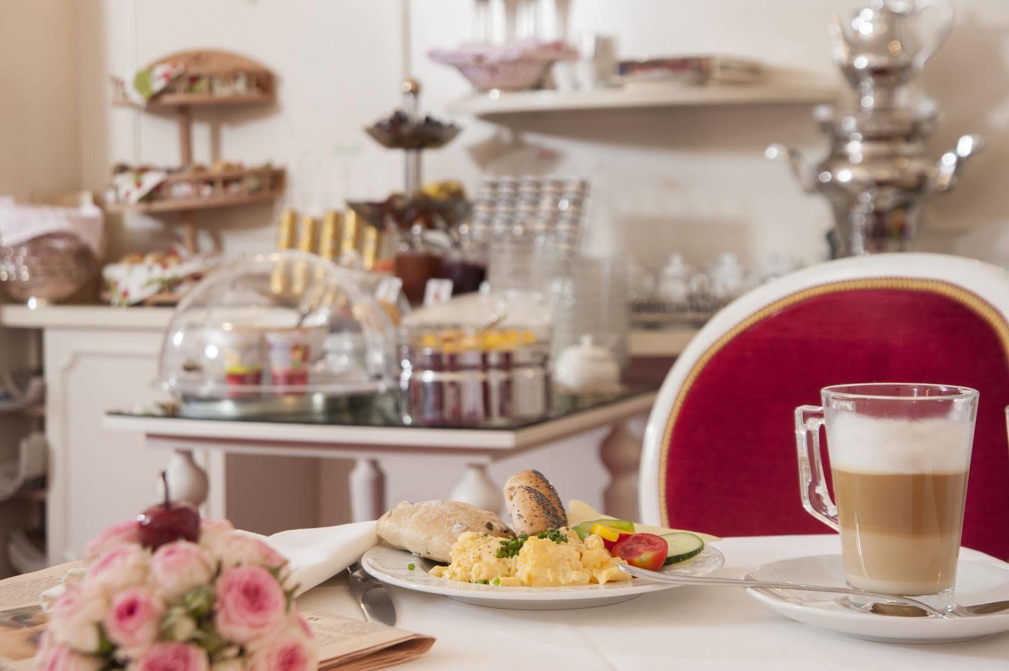 Elaya Hotel Vienna City Center Екстер'єр фото