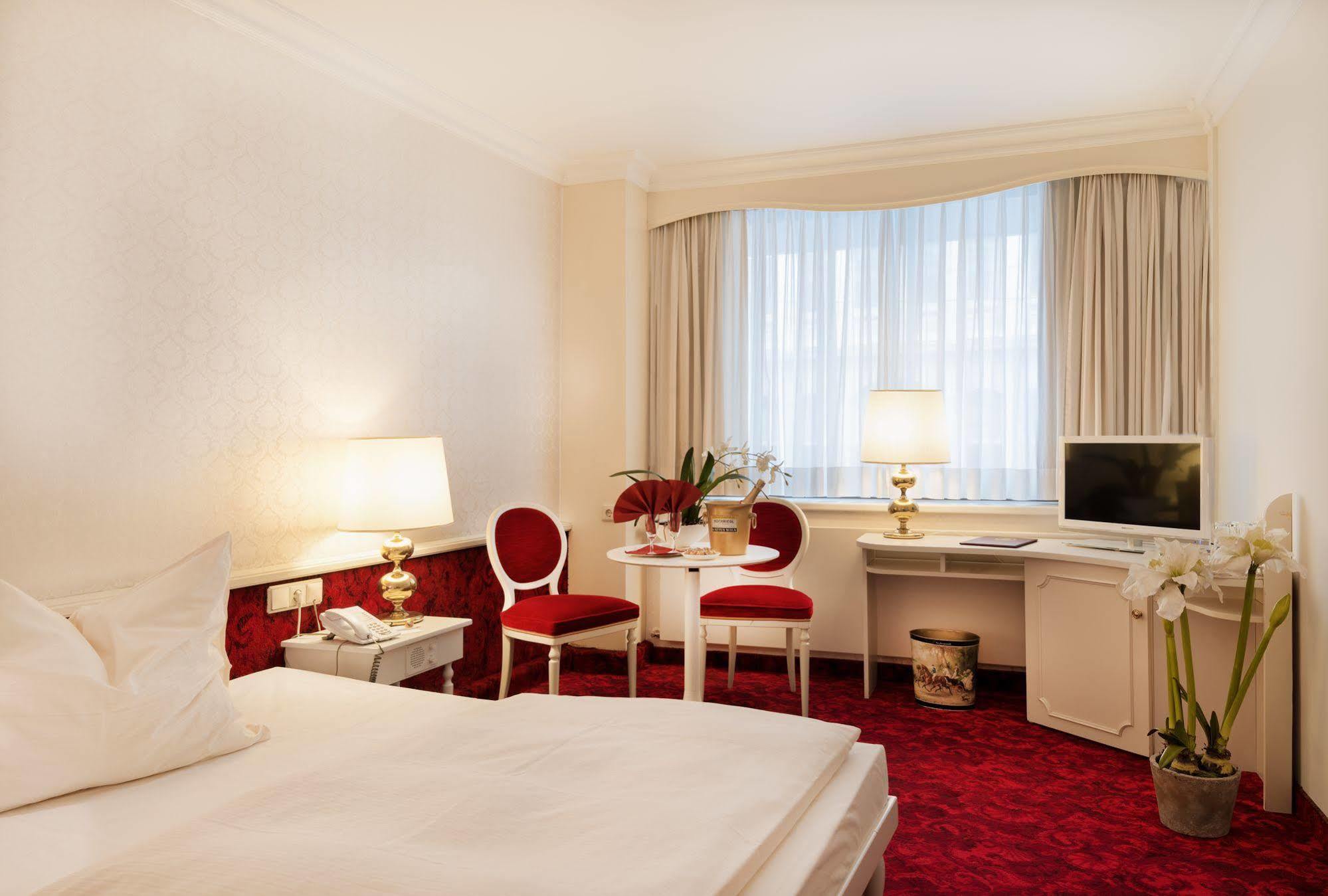 Elaya Hotel Vienna City Center Екстер'єр фото