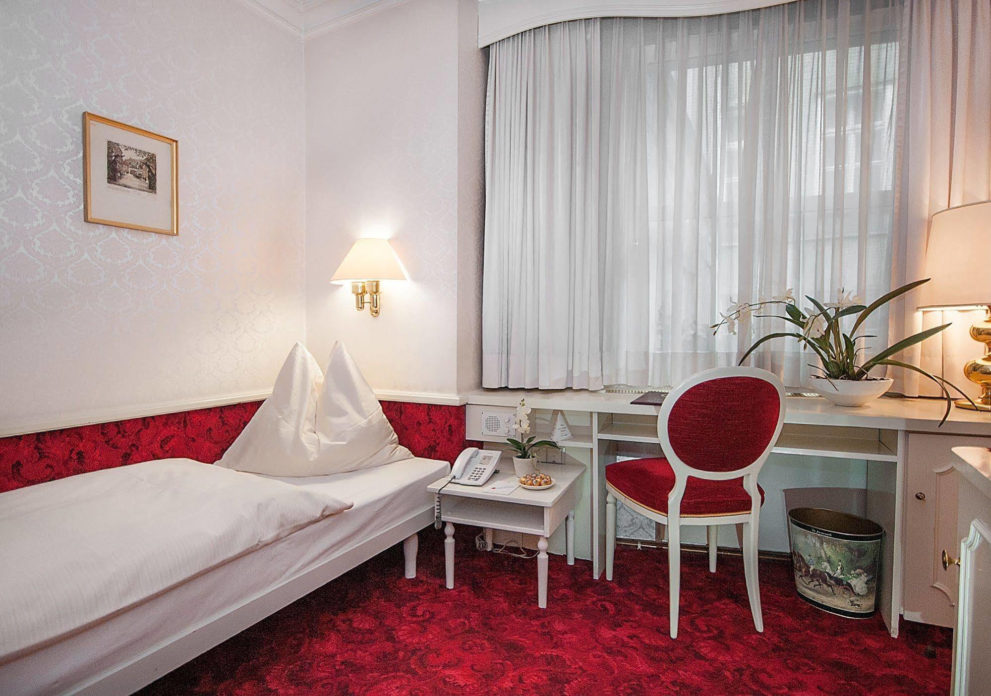 Elaya Hotel Vienna City Center Екстер'єр фото